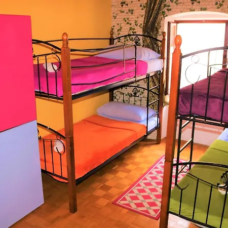 Auberge de jeunesse Alma 2 *