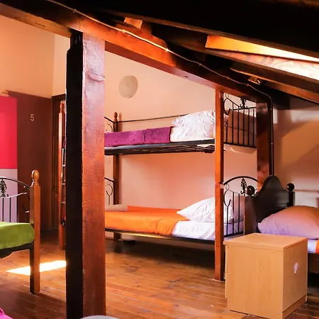 Alma 2 Hostel Porec